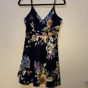 Flower dress. Size M.